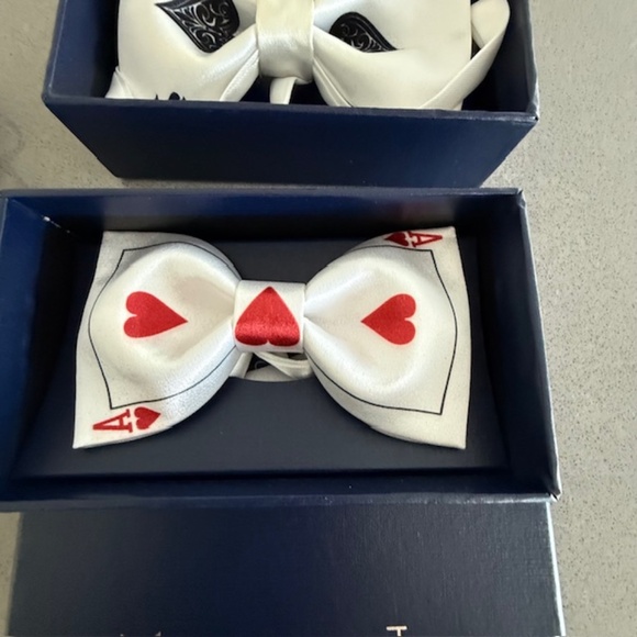 3 Fun Men's Satin Silk Pre-Tie Bowtie -Black, Ace of Spades, Ace of Hearts Cards - Picture 4 of 5